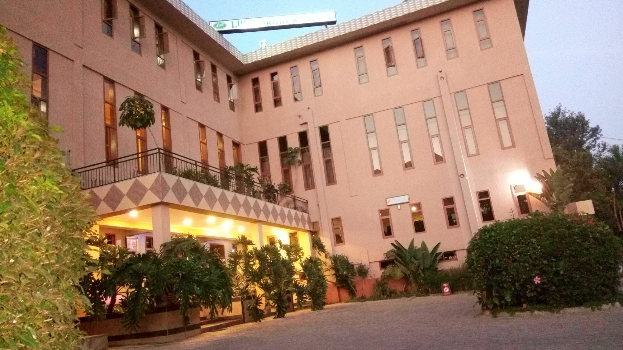 Lush Garden Hotel Arusha Dış mekan fotoğraf